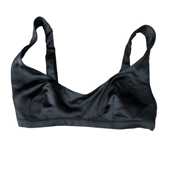 Skims - Picture 2 of 3